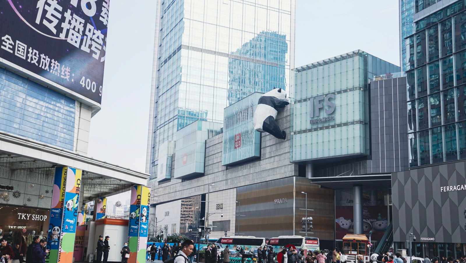 IFS Building — Chengdu — Photo by Tan Tai Nguyen