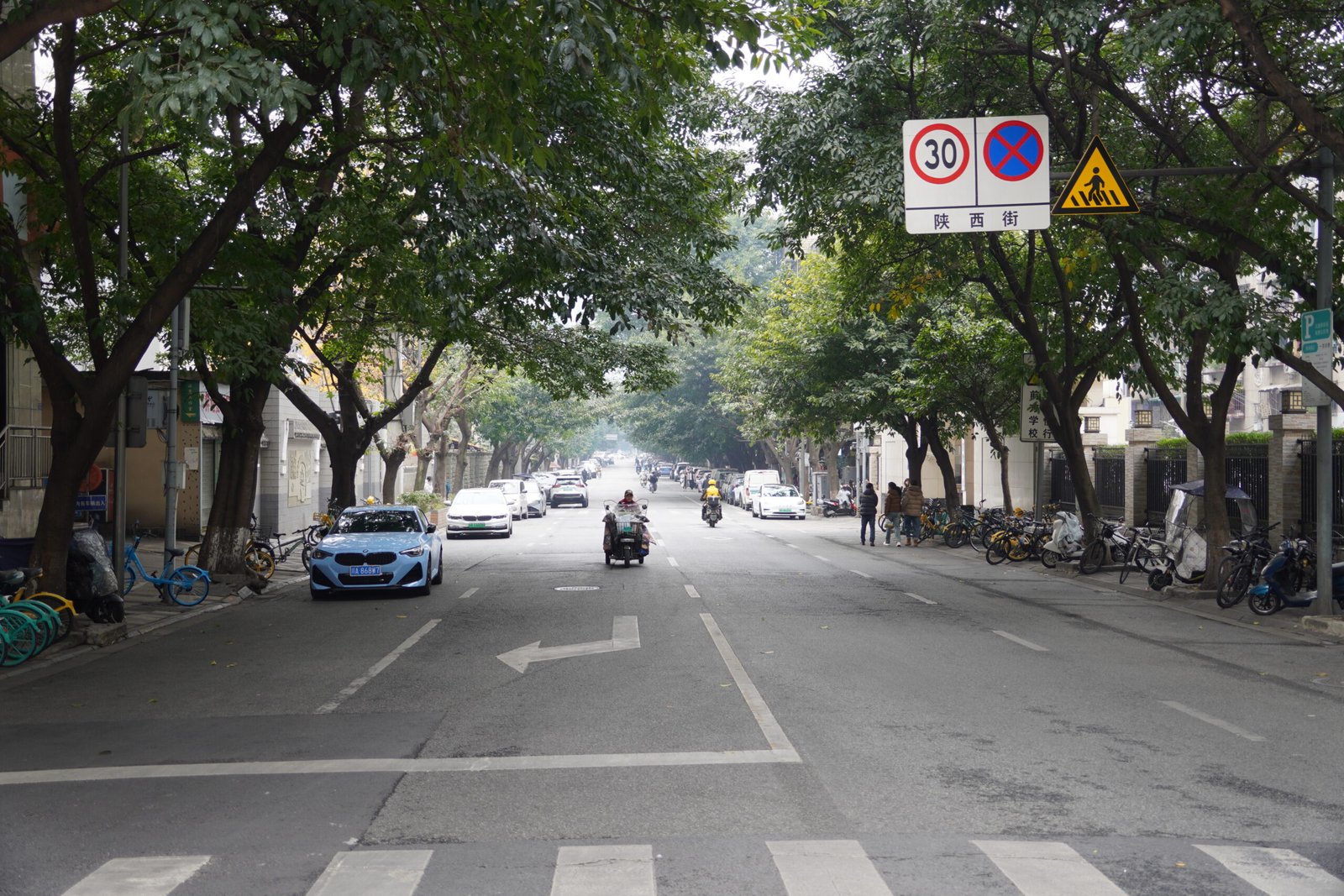 A street corner in Chengdu — Photo by Tan Tai Nguyen